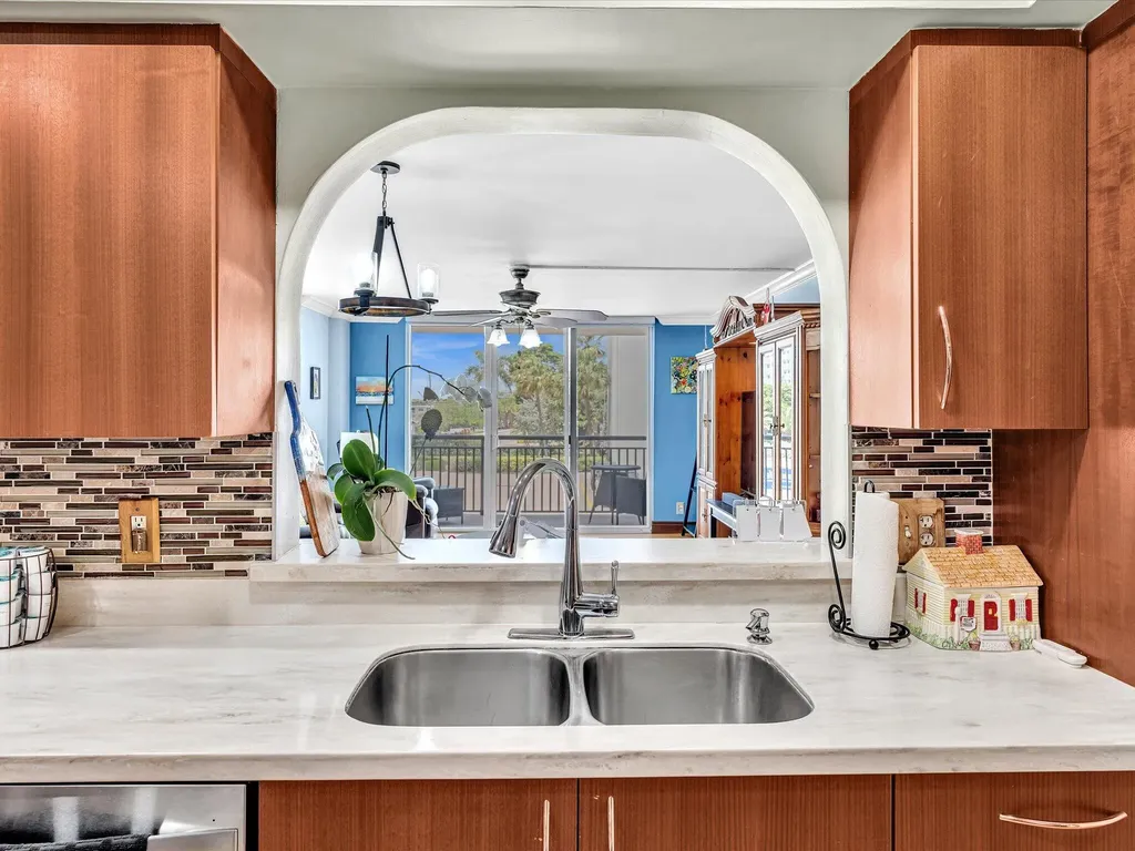 1147 Hillsboro Mile Hillsboro Beach FL 33062