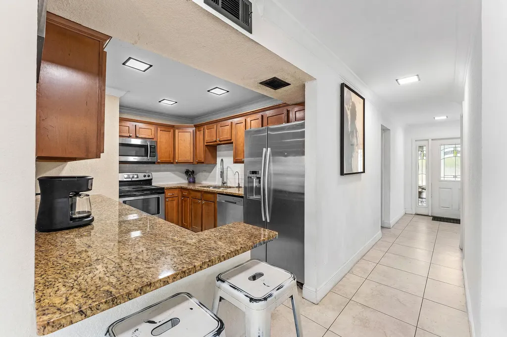 250 NW 43rd Place Pompano Beach FL 33064
