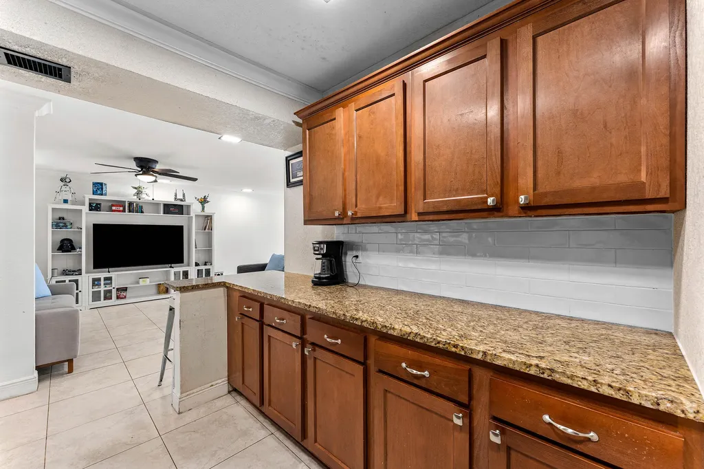 250 NW 43rd Place Pompano Beach FL 33064