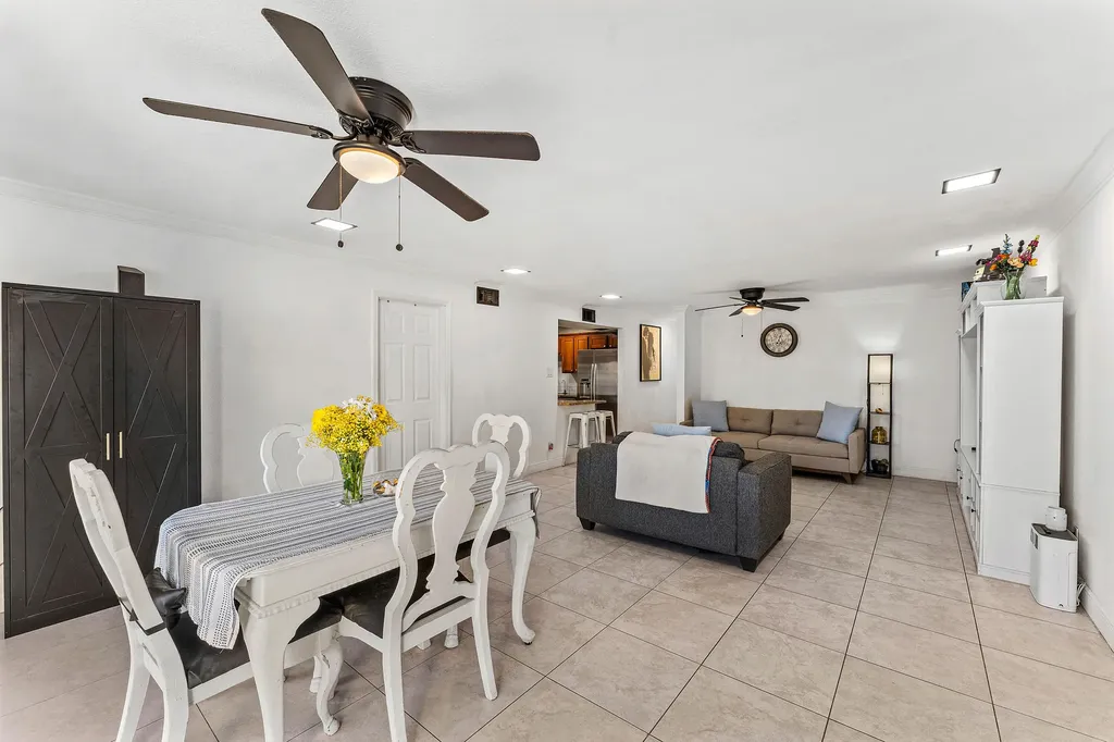 250 NW 43rd Place Pompano Beach FL 33064