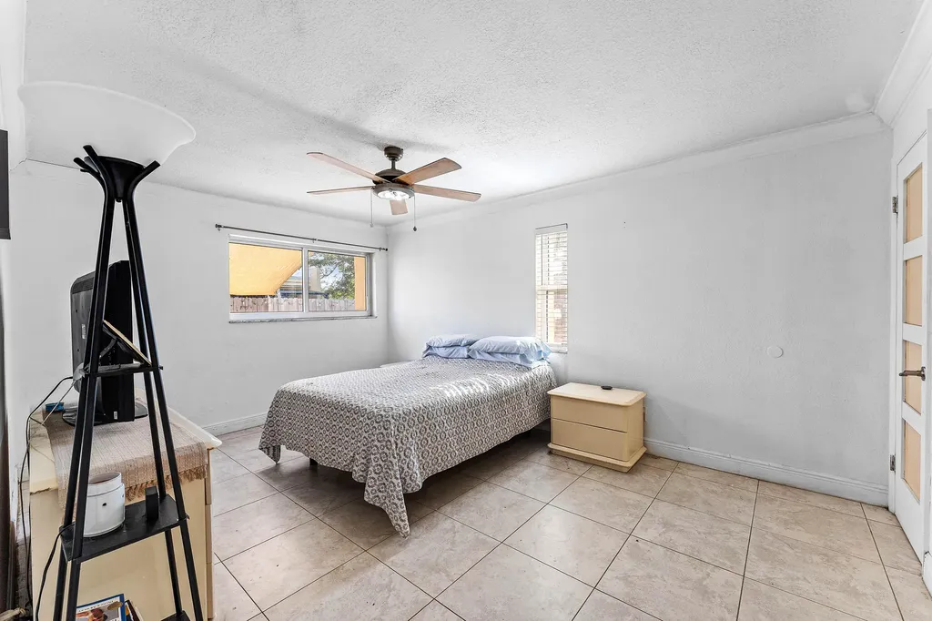 250 NW 43rd Place Pompano Beach FL 33064