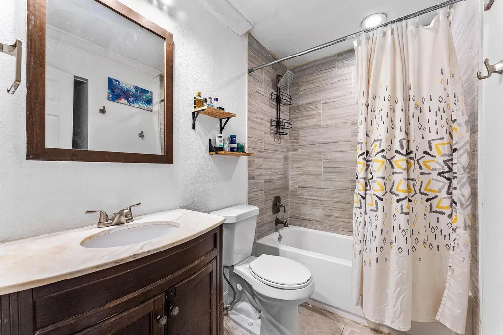 250 NW 43rd Place Pompano Beach FL 33064