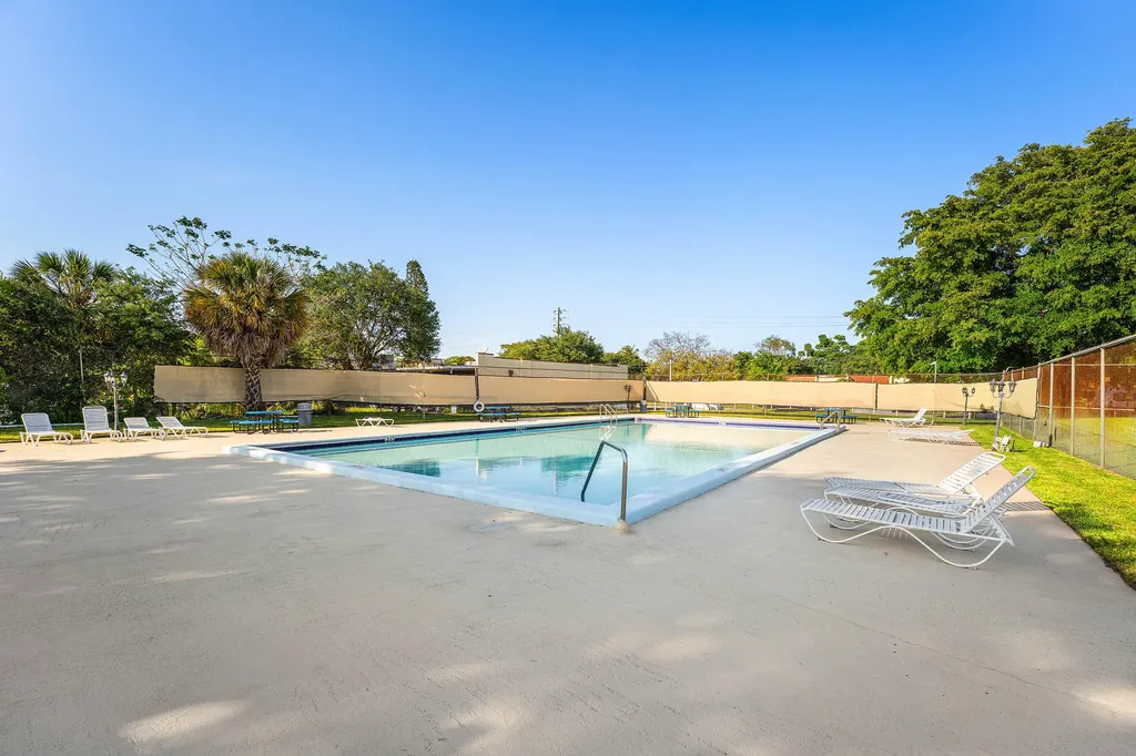 250 NW 43rd Place Pompano Beach FL 33064
