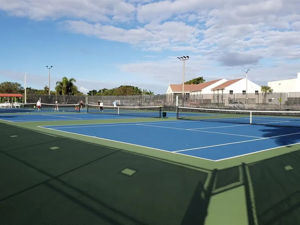 390 Fanshaw J Boca Raton FL 33434