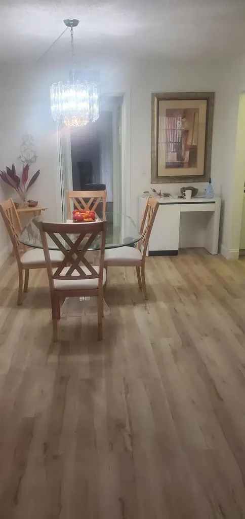 390 Fanshaw J Boca Raton FL 33434