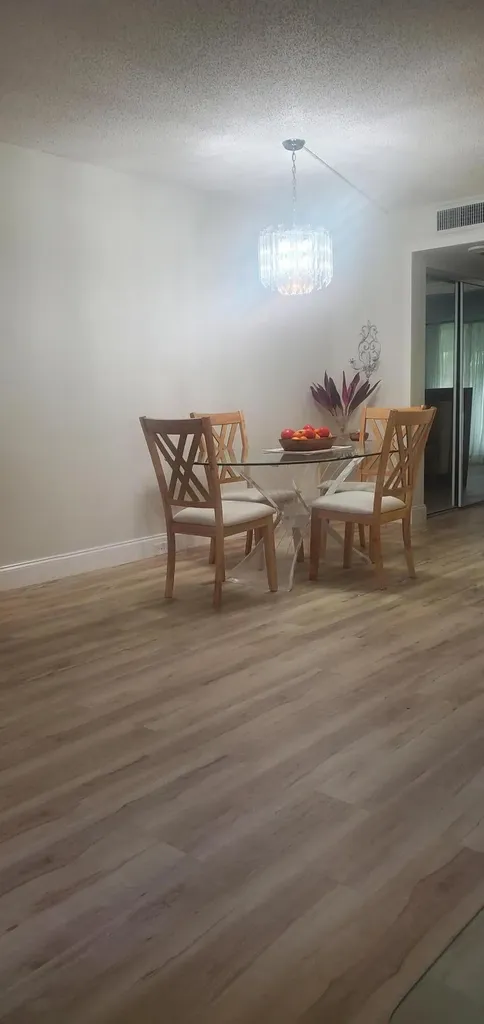 390 Fanshaw J Boca Raton FL 33434