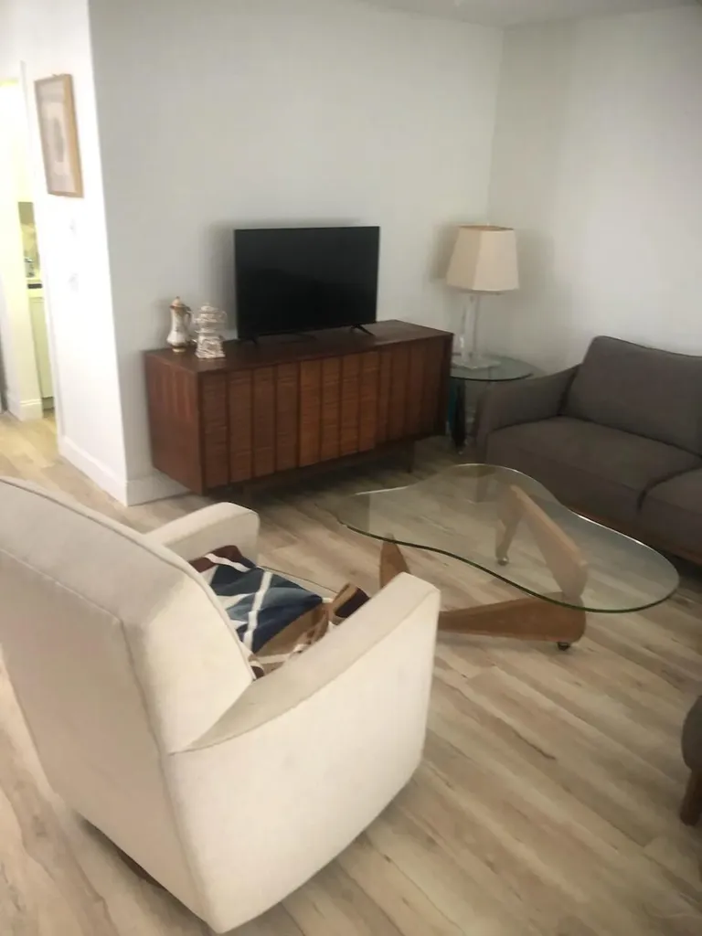 390 Fanshaw J Boca Raton FL 33434