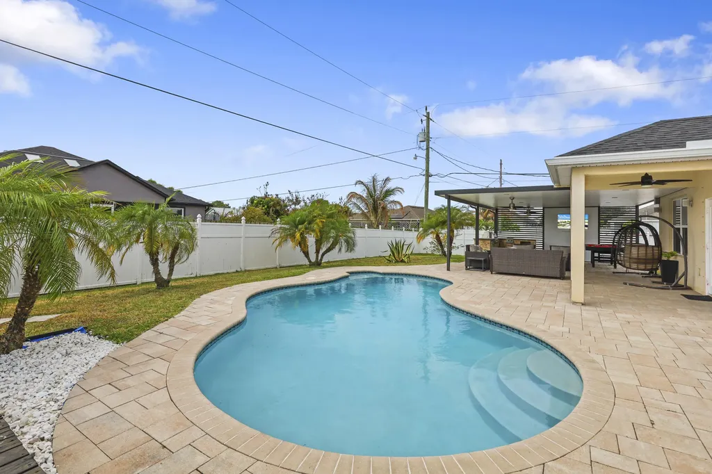 275 SW Tulip Boulevard Port St Lucie FL 34953