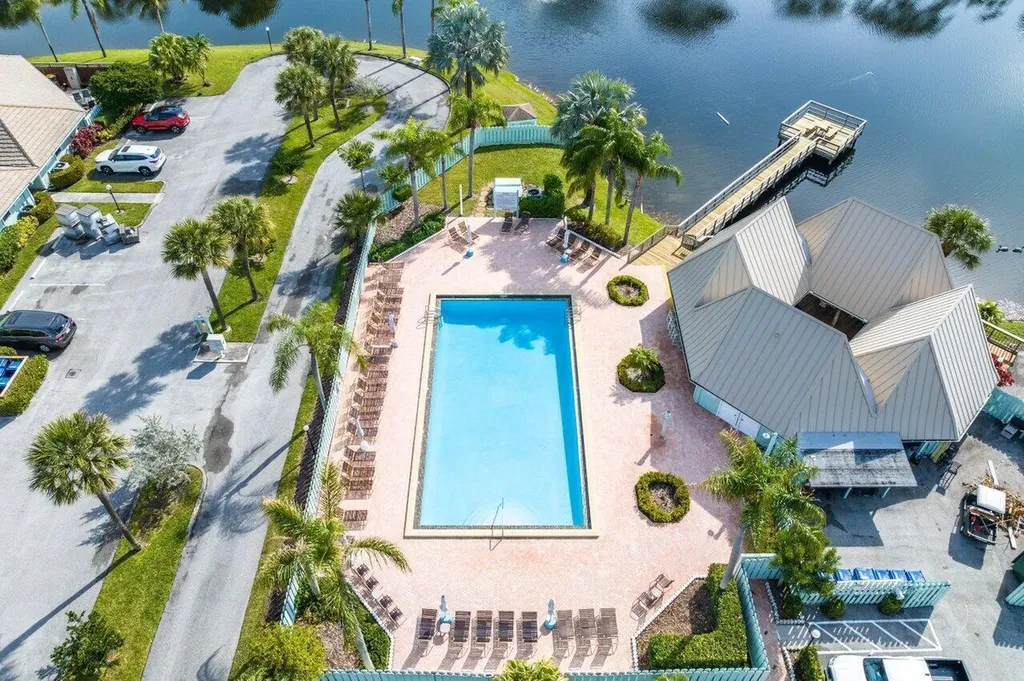 1127 E Seminole Avenue Jupiter FL 33477