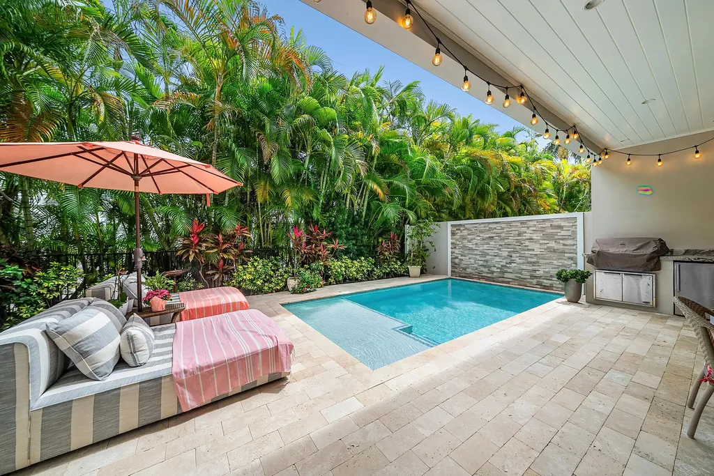 436 NE Wavecrest Way Boca Raton FL 33432