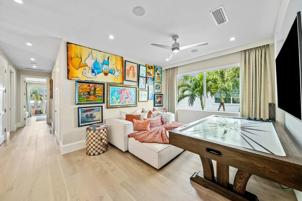 436 NE Wavecrest Way Boca Raton FL 33432