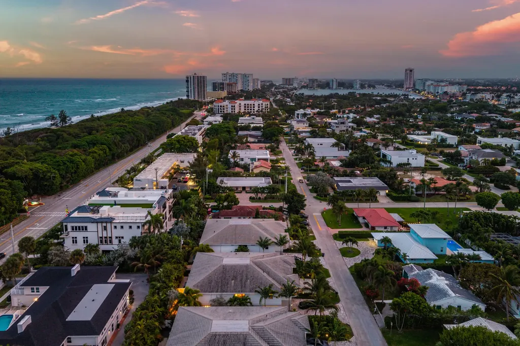 436 NE Wavecrest Way Boca Raton FL 33432