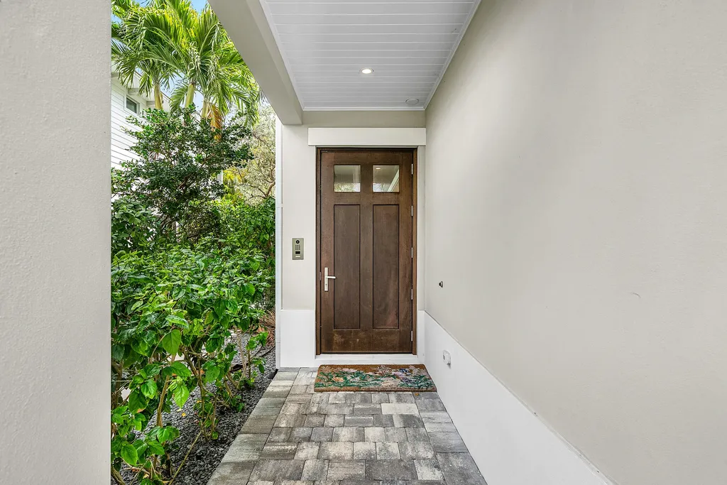 436 NE Wavecrest Way Boca Raton FL 33432
