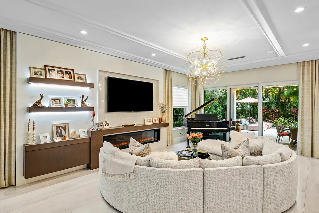 436 NE Wavecrest Way Boca Raton FL 33432