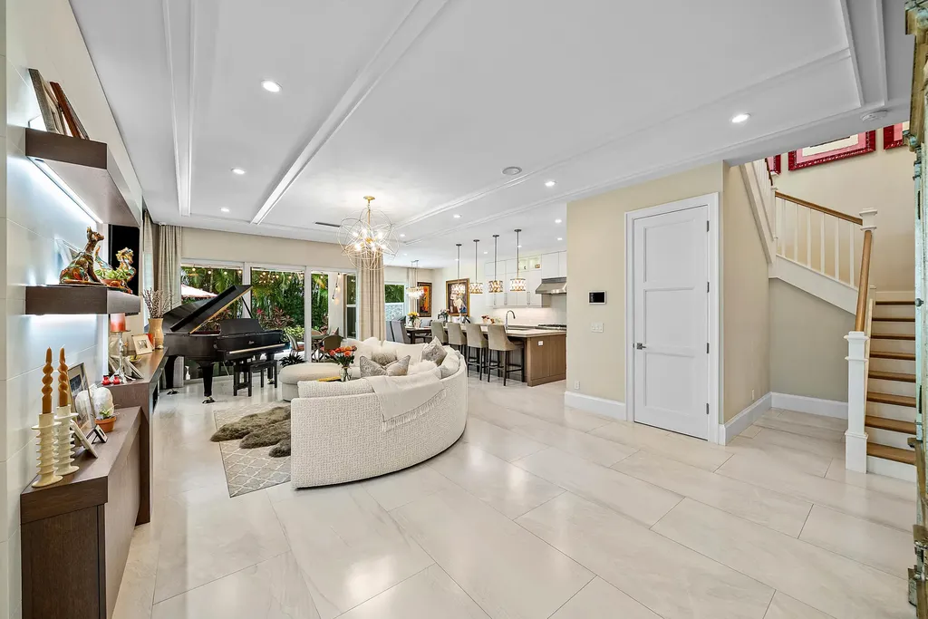 436 NE Wavecrest Way Boca Raton FL 33432