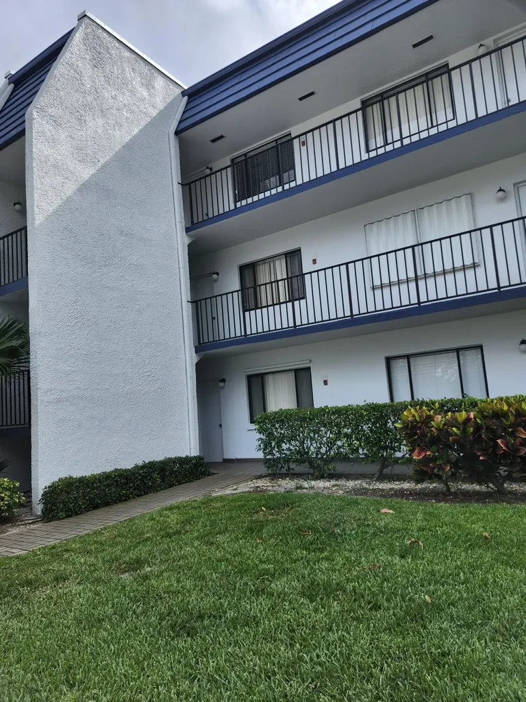 4471 Luxemburg Court Lake Worth FL 33467