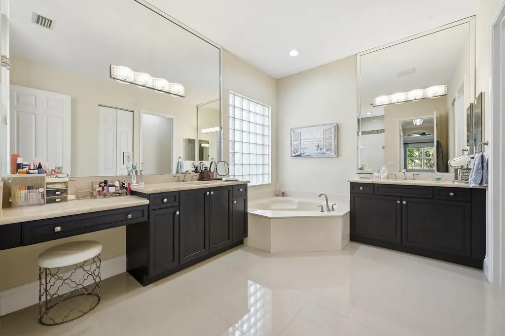 10469 Whitewind Circle Boynton Beach FL 33473