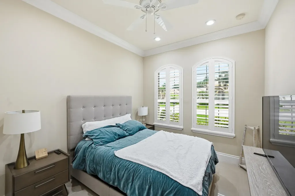10469 Whitewind Circle Boynton Beach FL 33473