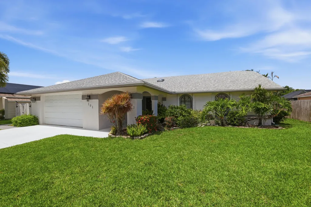 191 Parkwood Drive Royal Palm Beach FL 33411