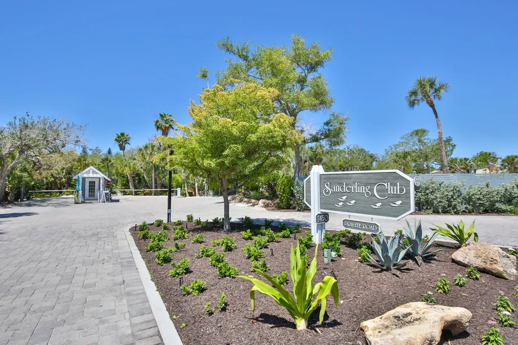 7816 Sanderling Road Sarasota FL 34242