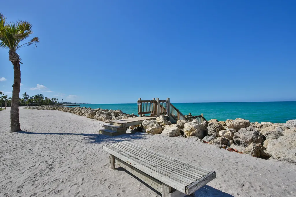 7816 Sanderling Road Sarasota FL 34242