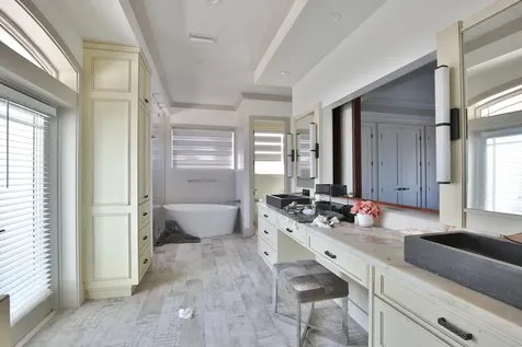 7816 Sanderling Road Sarasota FL 34242