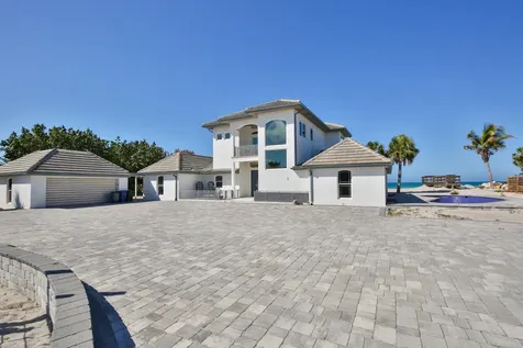 7816 Sanderling Road Sarasota FL 34242