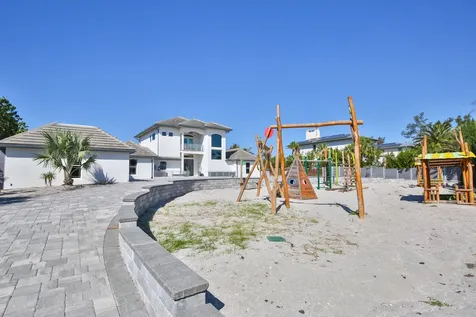7816 Sanderling Road Sarasota FL 34242