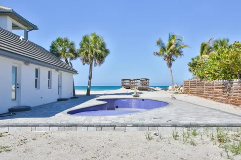 7816 Sanderling Road Sarasota FL 34242