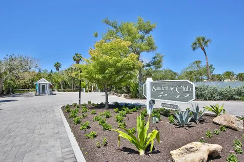 7816 Sanderling Road Sarasota FL 34242