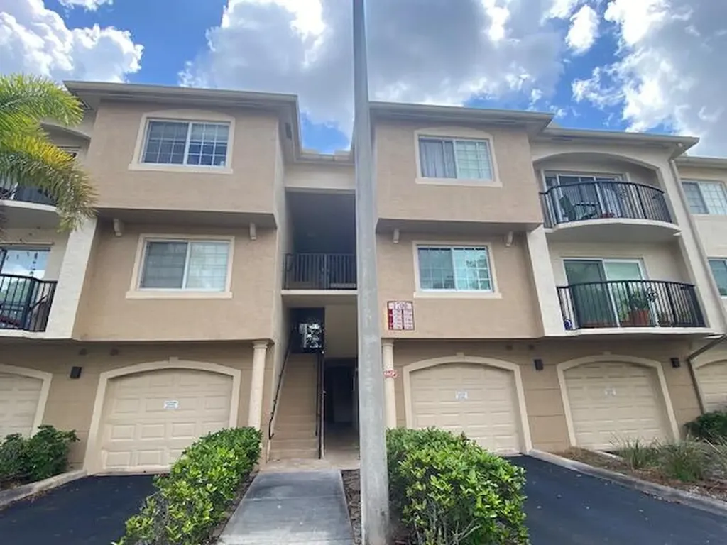 1700 S Crestwood Court S Royal Palm Beach FL 33411