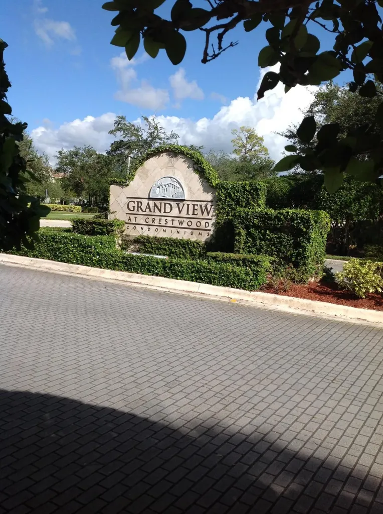 1700 S Crestwood Court S Royal Palm Beach FL 33411