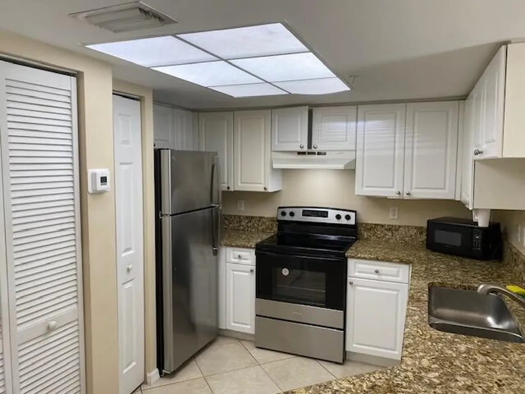 1700 S Crestwood Court S Royal Palm Beach FL 33411