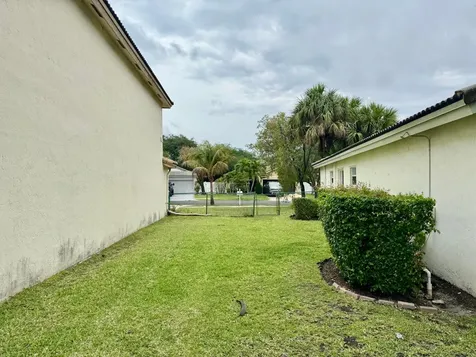 387 SW 206th Avenue Pembroke Pines FL 33029