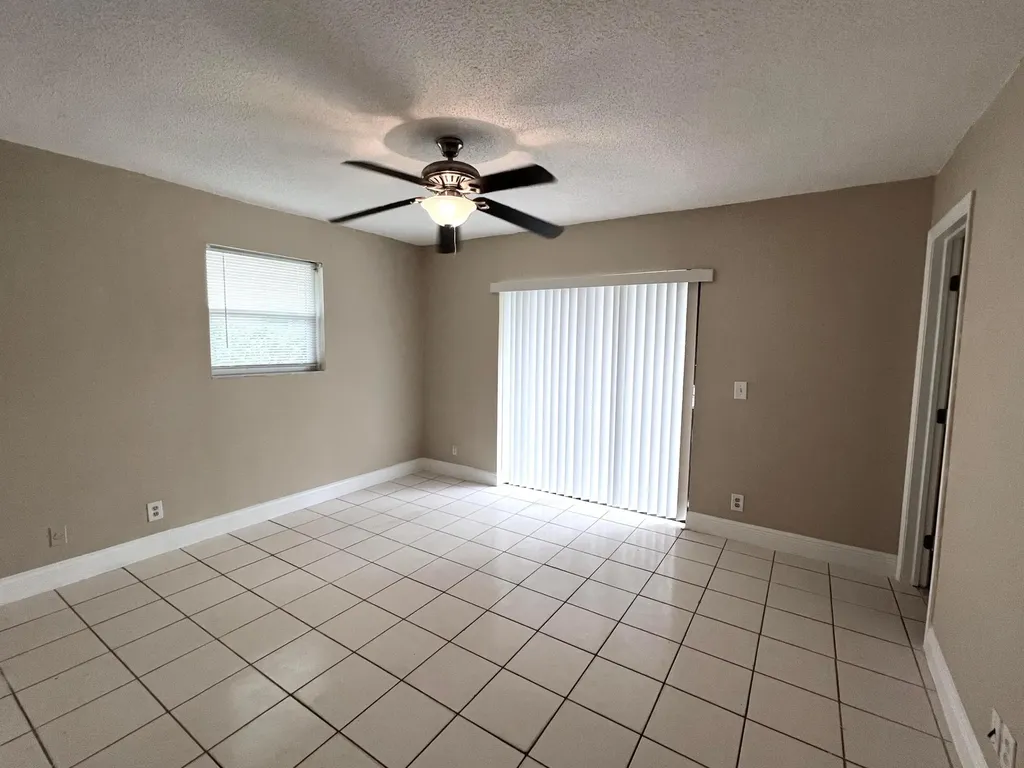 911 S D Street Lake Worth Beach FL 33460