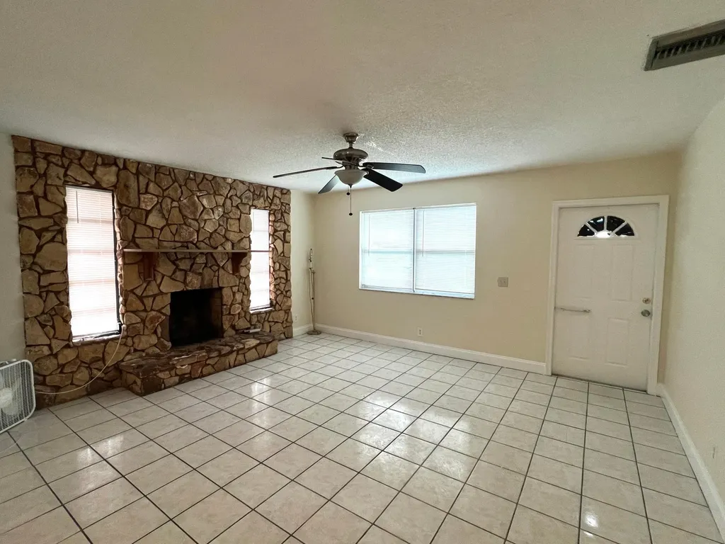 911 S D Street Lake Worth Beach FL 33460