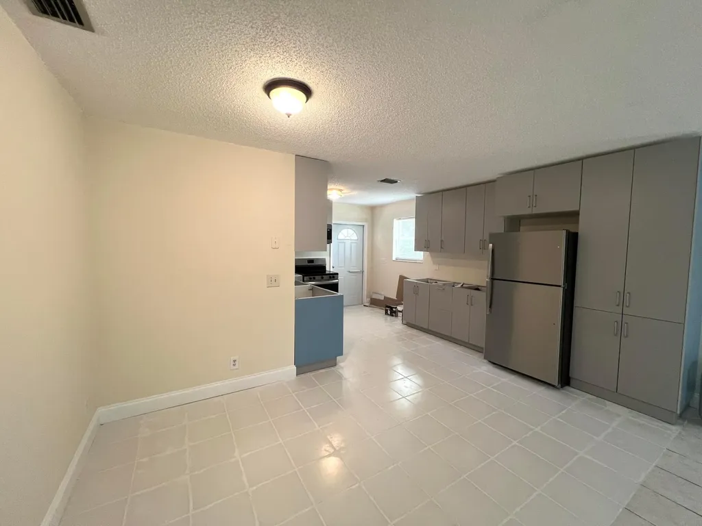 911 S D Street Lake Worth Beach FL 33460