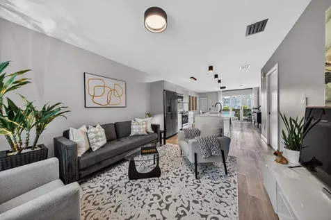 2535 NE 193rd Street Miami FL 33180