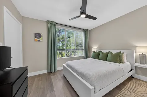 2535 NE 193rd Street Miami FL 33180