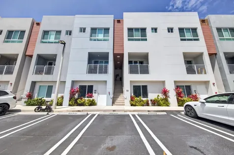 2535 NE 193rd Street Miami FL 33180