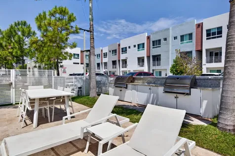 2535 NE 193rd Street Miami FL 33180