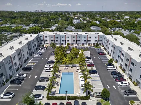 2535 NE 193rd Street Miami FL 33180