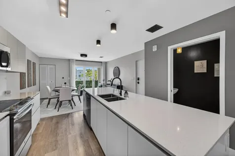 2535 NE 193rd Street Miami FL 33180