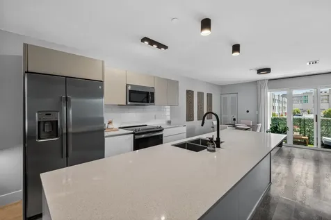 2535 NE 193rd Street Miami FL 33180