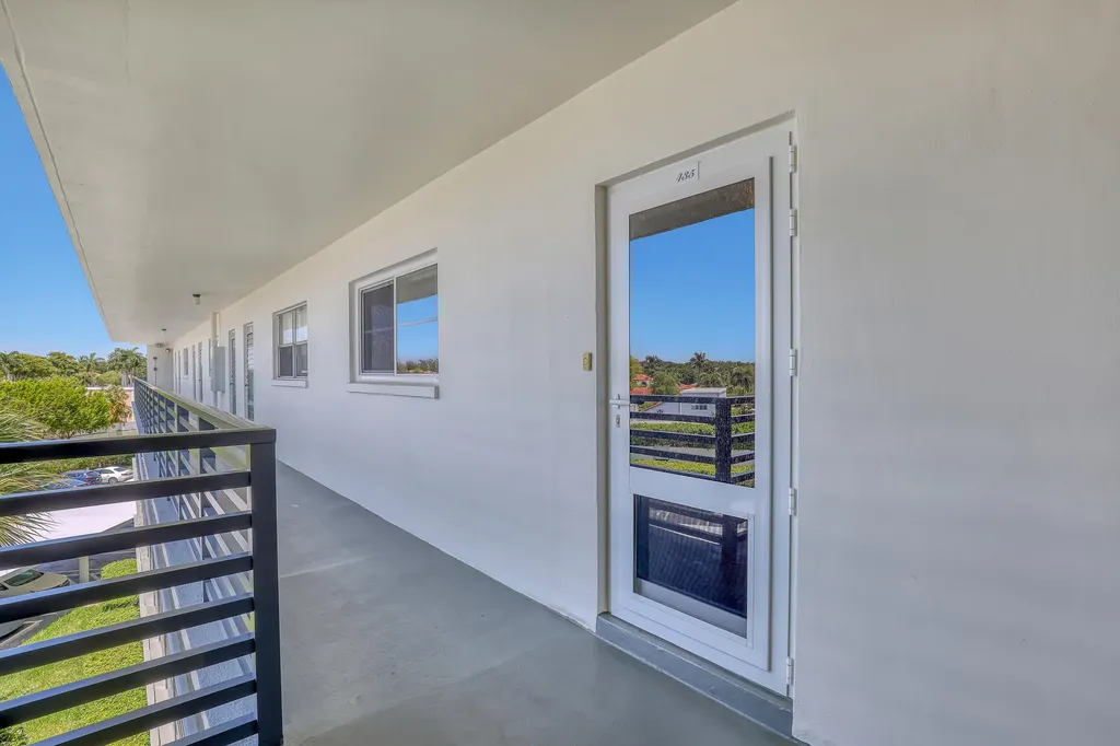 921 Spanish Circle Delray Beach FL 33483
