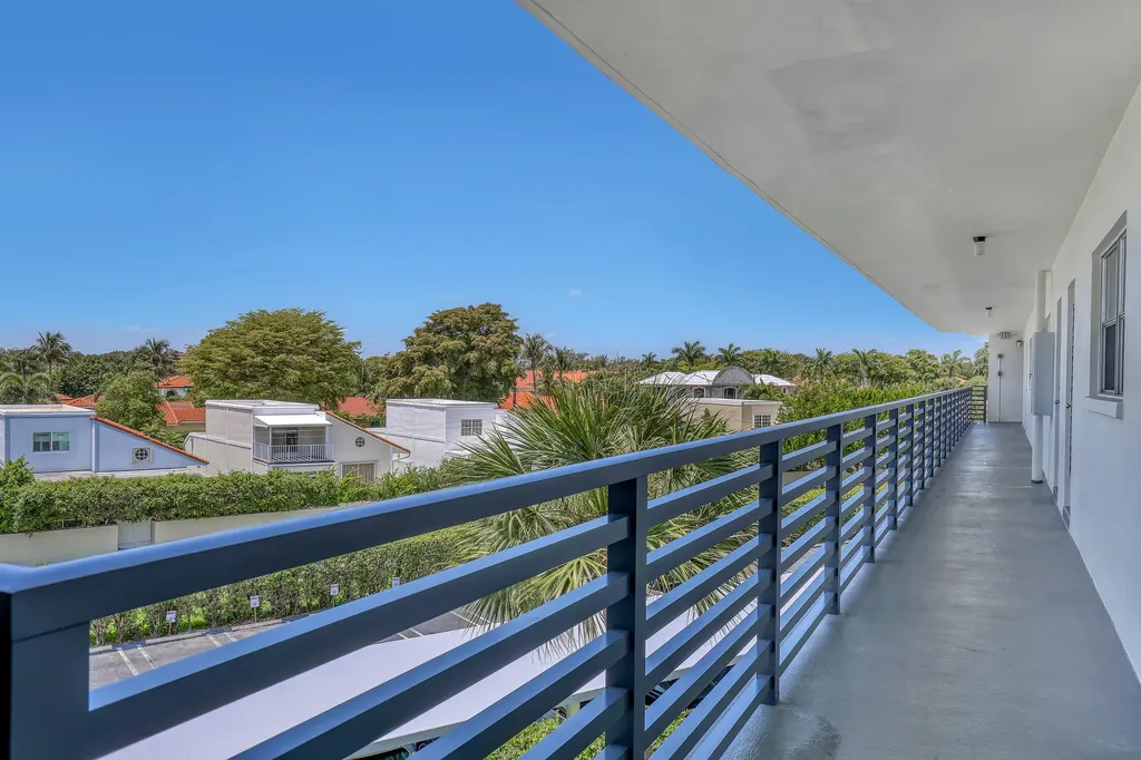 921 Spanish Circle Delray Beach FL 33483