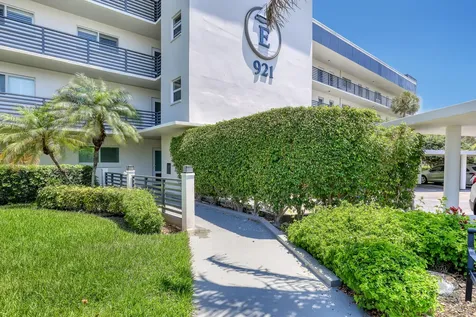 921 Spanish Circle Delray Beach FL 33483