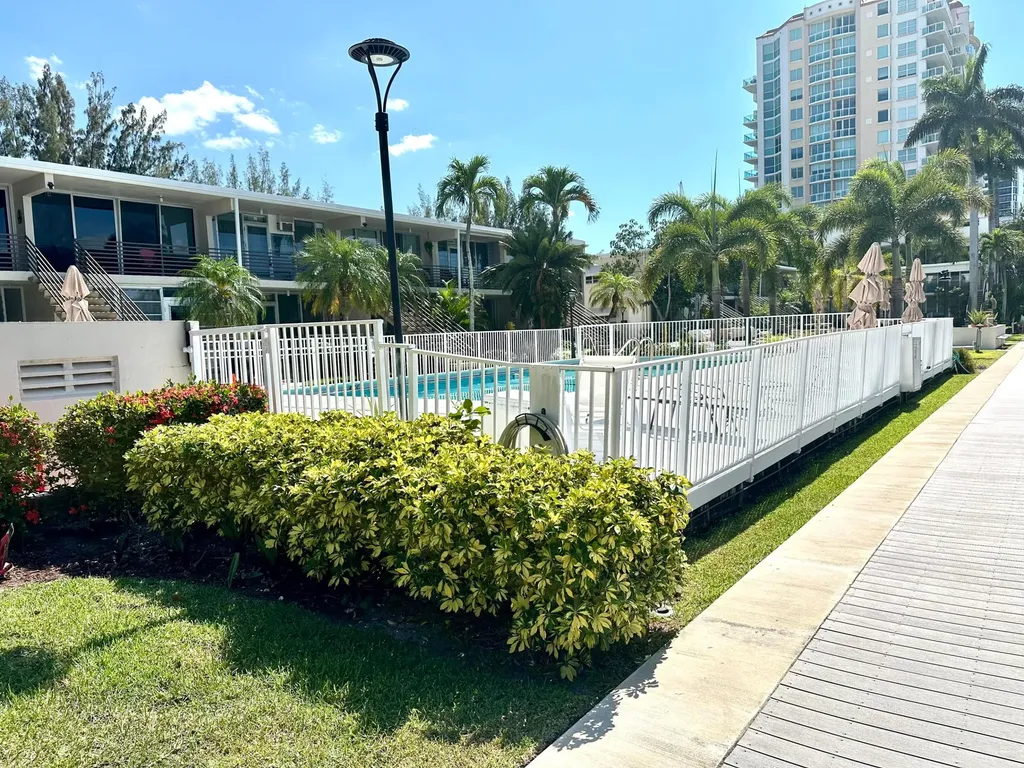 901 N Birch Road Fort Lauderdale FL 33304