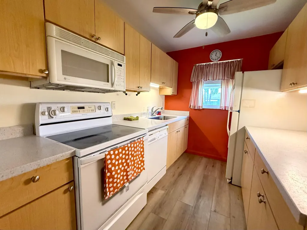 215 South Boulevard Boynton Beach FL 33435