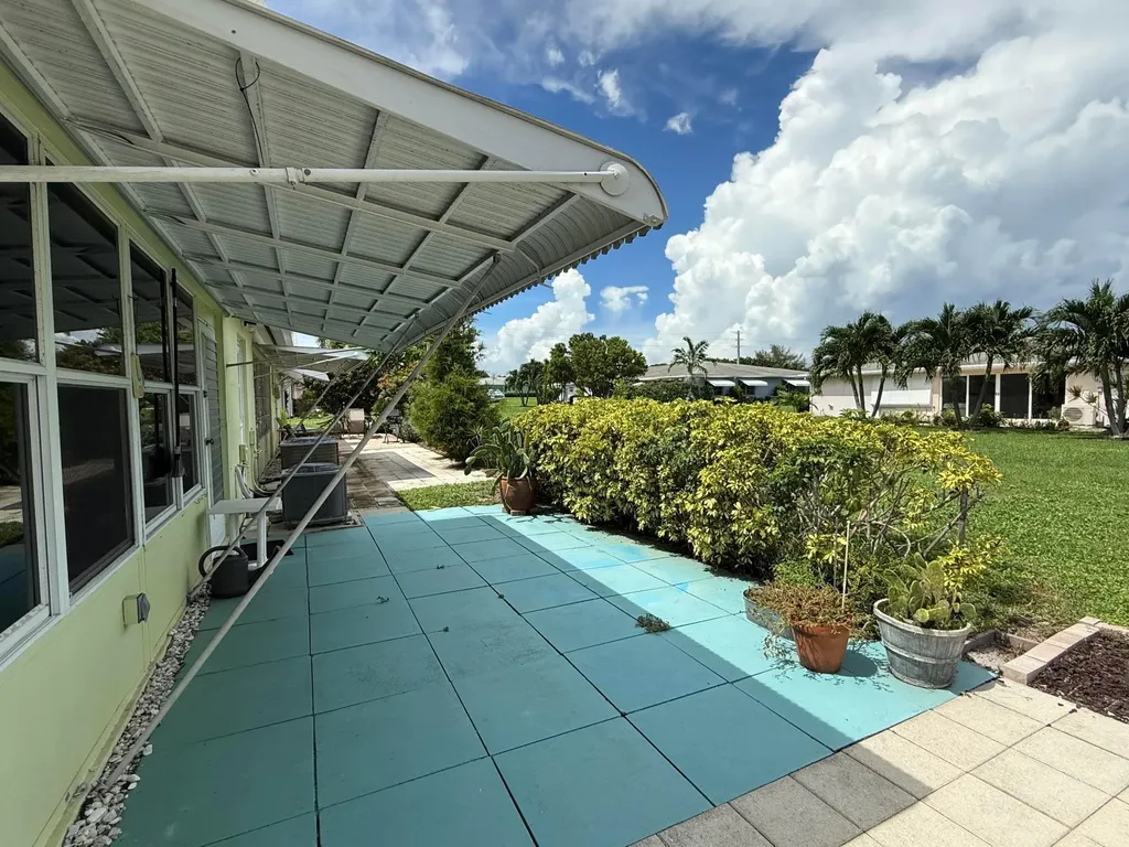 215 South Boulevard Boynton Beach FL 33435